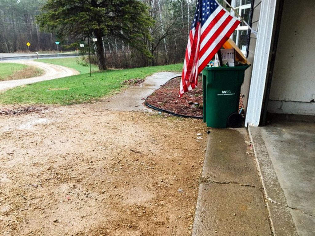 Croix Valley Construction - Before Garage Apron